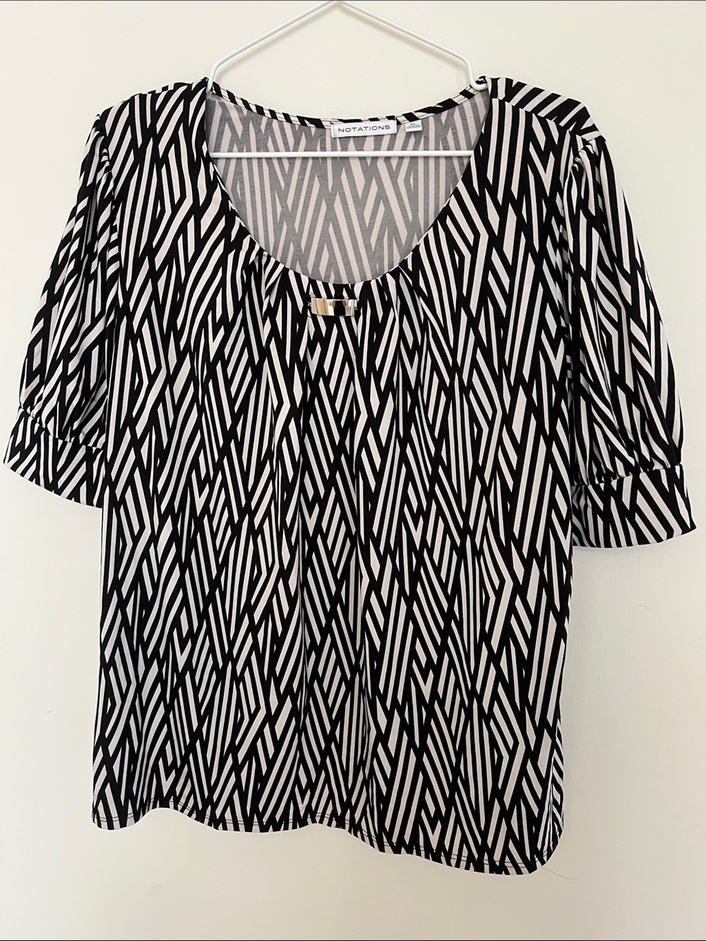 Notations Black & White Geometric Scoop Neck Blouse